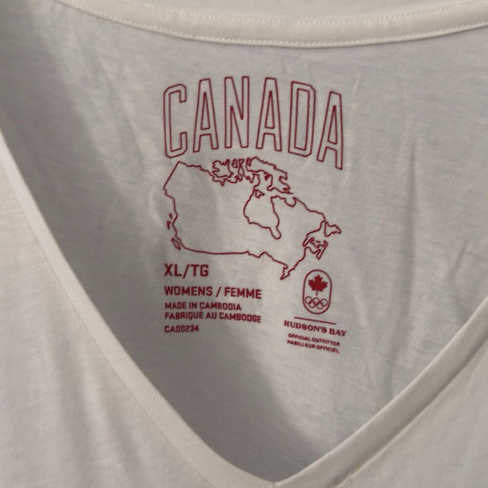 Olympics Team Canadian Bright White I Love Canada vneck XL unisex T-Shirt NWOT - Picture 3 of 4